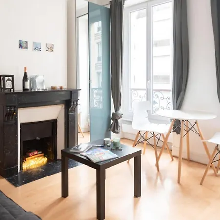 Charming Design Apt In Montparnasse Paris