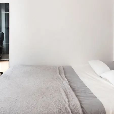 Charming Design Apt In Montparnasse